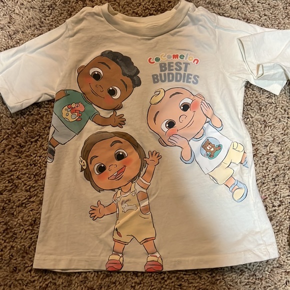 LIKE NEW Cocomelon “Best Buddies” graphic t-shirt for toddler boy/girl! - Picture 3 of 4